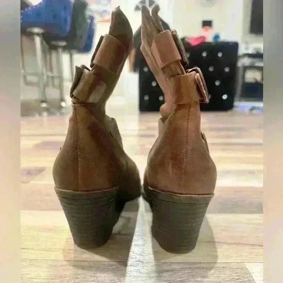 Lucky Brand Western Boot 8.5w Cognac Brown Leather "TOMMIE" Buckles Block Heel - Picture 4 of 7